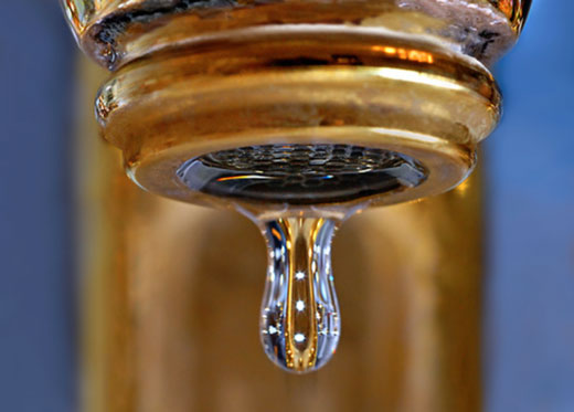 Ιδιωτικοποίηση του νερού σημαίνει δίψα για περισσότερο κέρδος - Συνέντευξη σωματείων ΕΥΔΑΠ και ΕΥΑΘ